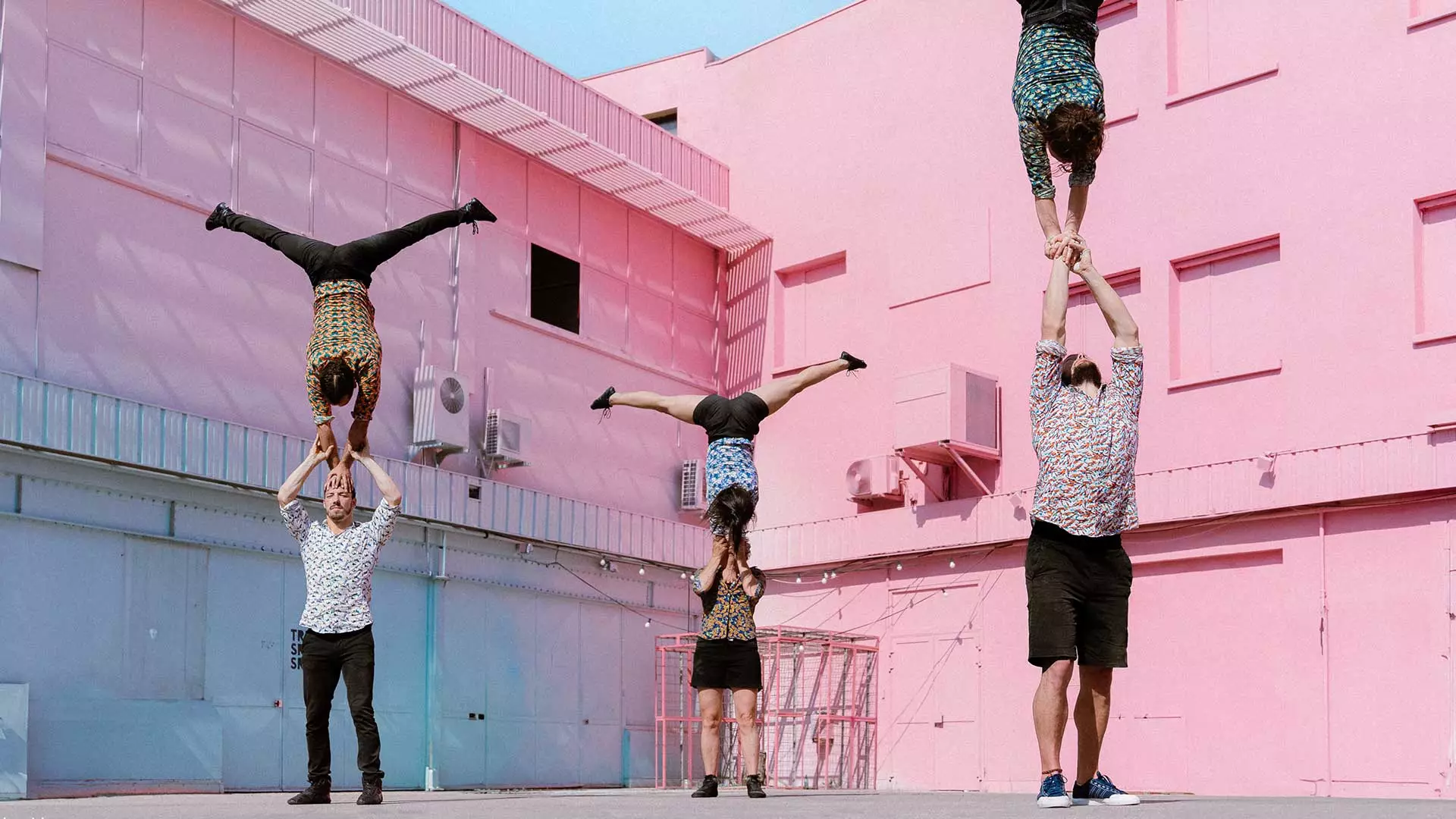 Kontact, spectacle à (em)portés